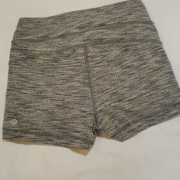 Lululemon Liberty Shorts - Picture 4 of 8